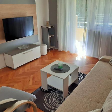 Apartamento Bright & Cozy Pula Exterior foto