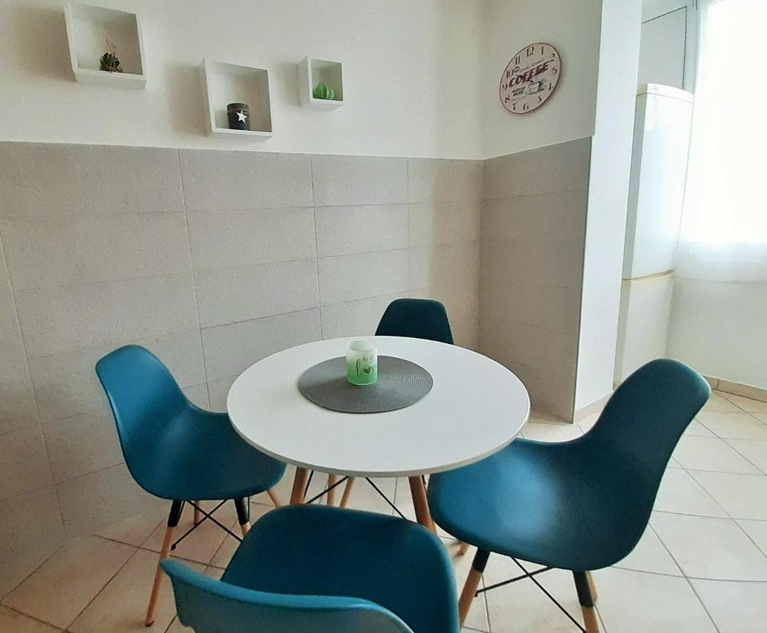 Apartamento Bright & Cozy Pula Exterior foto