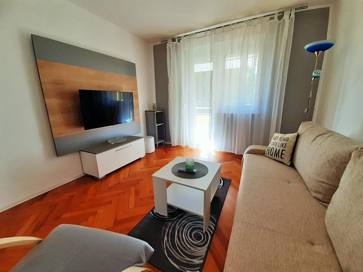 Apartamento Bright & Cozy Pula Exterior foto